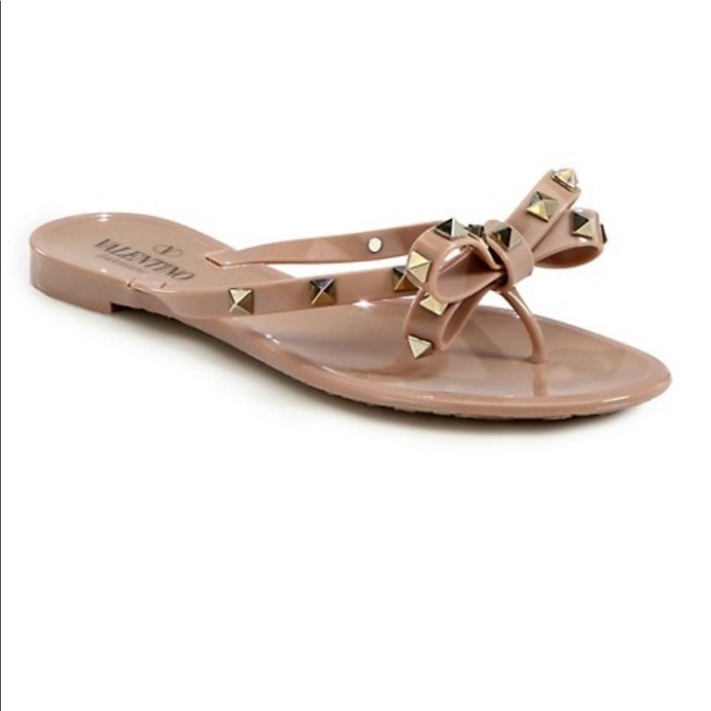 Valentino Garavani
Rockstud Bow Jelly Thong Sandals